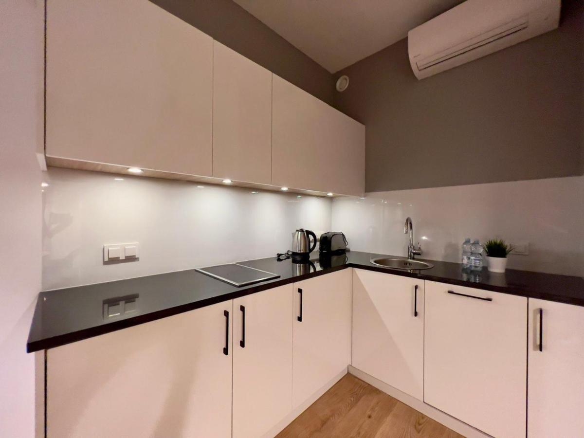 K22 Slawinska 503 Sun-City Apart Warsaw Exterior photo
